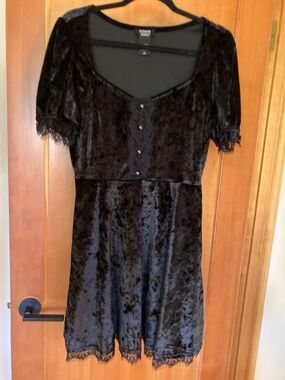 Black Velvet Lace-Trim Dress Size Large